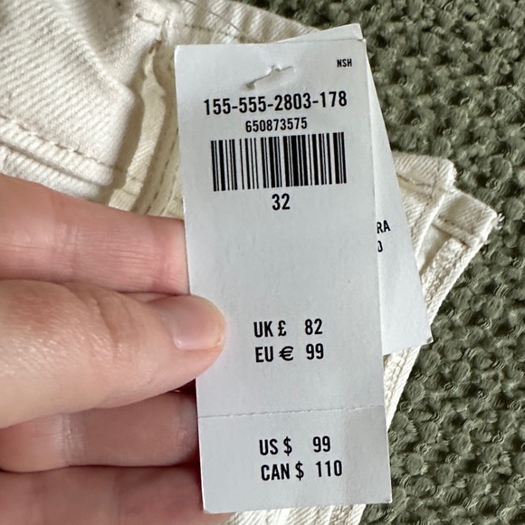 NWT Abercrombie & Fitch White Straight Leg Jeans - Picture 5 of 5